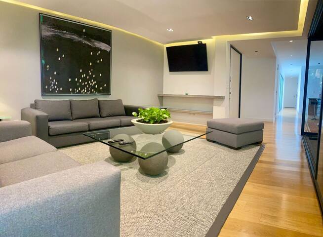 Cozy & elegant 2BD, 2.5BA with PT in Polanco. gallery image 4