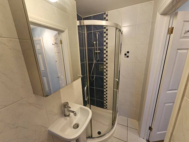 Golders Green Grand Getaway gallery image 4