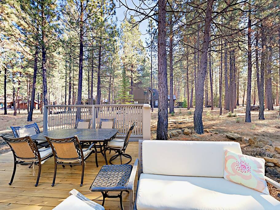 Black Butte Ranch's pool, hot tub, and gym are a quick walk from home.