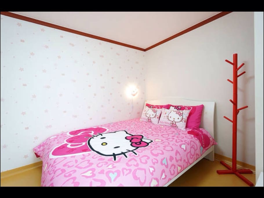 1st room in 2nd floor. with queen size bed and sofa,air-conditioner.