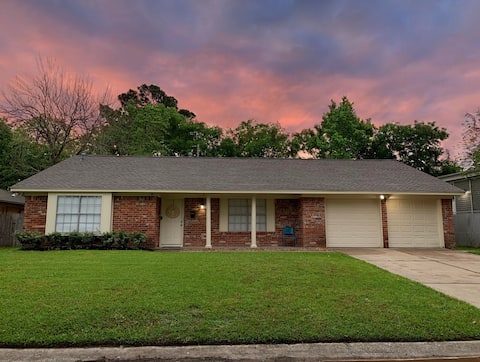 CasaVine@Baytown, E. Houston Getaway!