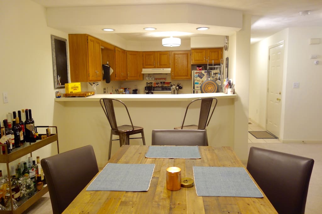 Dining room, bar, kitchen area