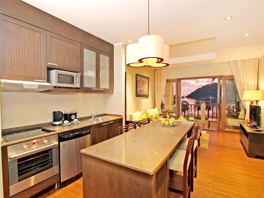 Spacious kitchen and dining