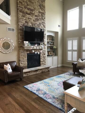 4 BR/2.5 Bath - Kentucky Derby!
