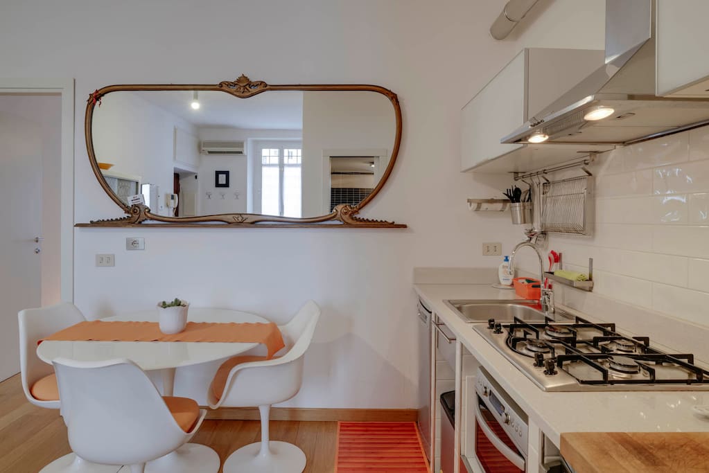 Cucinotto con utensili
