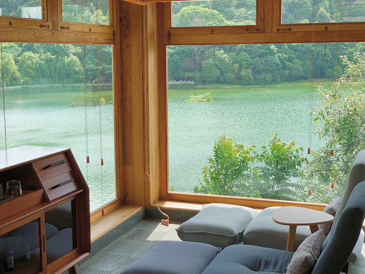 和慕茶宿 慕空湖景星空套房 面对湖水泡澡的舒适套房 提供早餐 私房茶品 Kezhan China For Rent In Baoshan Yunnan China