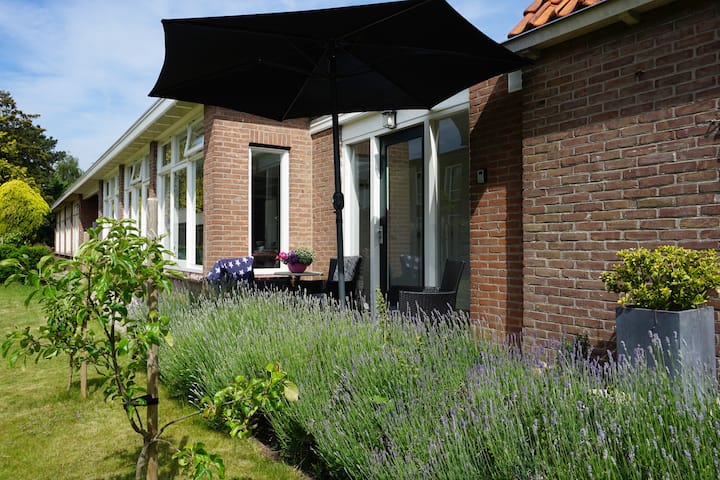 B&B Het Kantoor, large private appartment