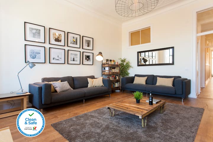 Big Bairro Alto 2D up to 25 guests by Central Hill