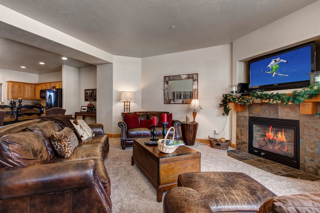 Main Living Room - Plenty of Seating, Gas Fireplace, Large HD TV with Cable TV