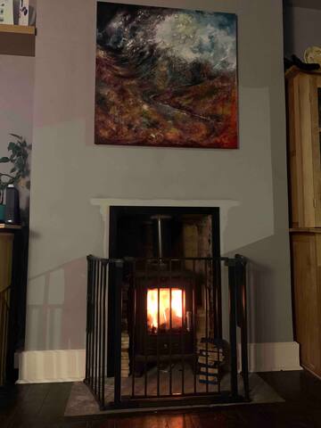 Traditional home near Edinburgh city centre gallery image 5