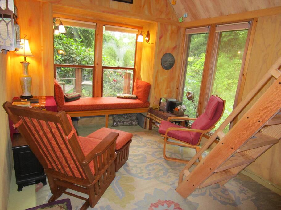 Cozy airy light-filled space