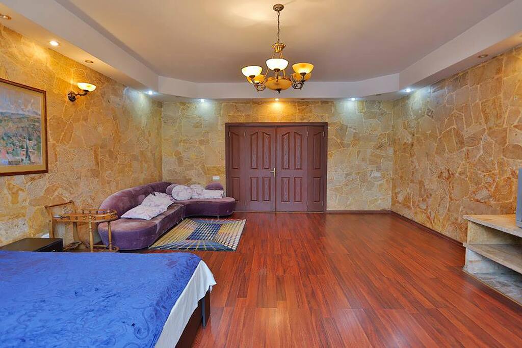 Bedroom #1