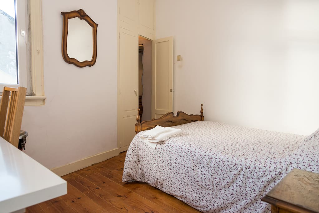 Room and big closet on the bottom