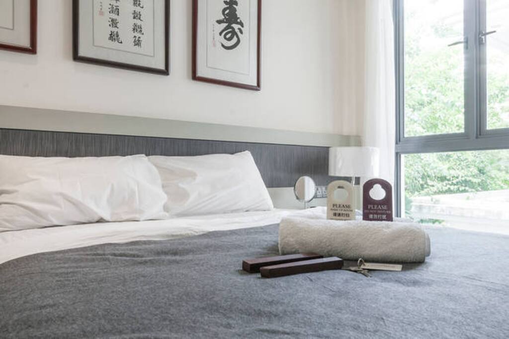 queen size bed