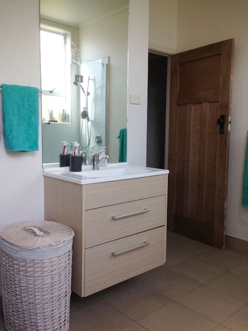 Main shared bathroom