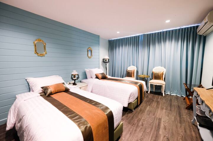 Luxury Thai Villa ,BTS Thonglor (Residence Area) gallery image 3