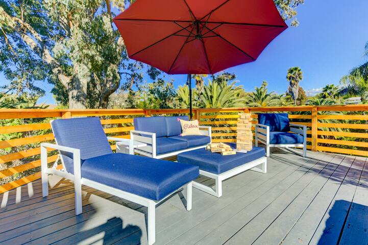 Luxury Oasis! Pool/Jacuzzi & Prime Location! gallery image 3