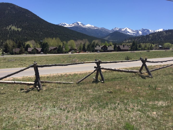 Historic Cabin, Spectacular Views, Fireplace, RMNP