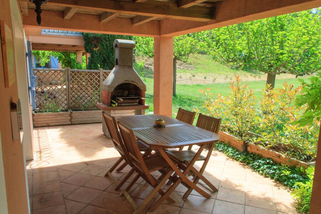 Terrasse et cuisine d'été