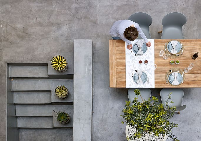 Thiseio 1915 – Erato & Aegle