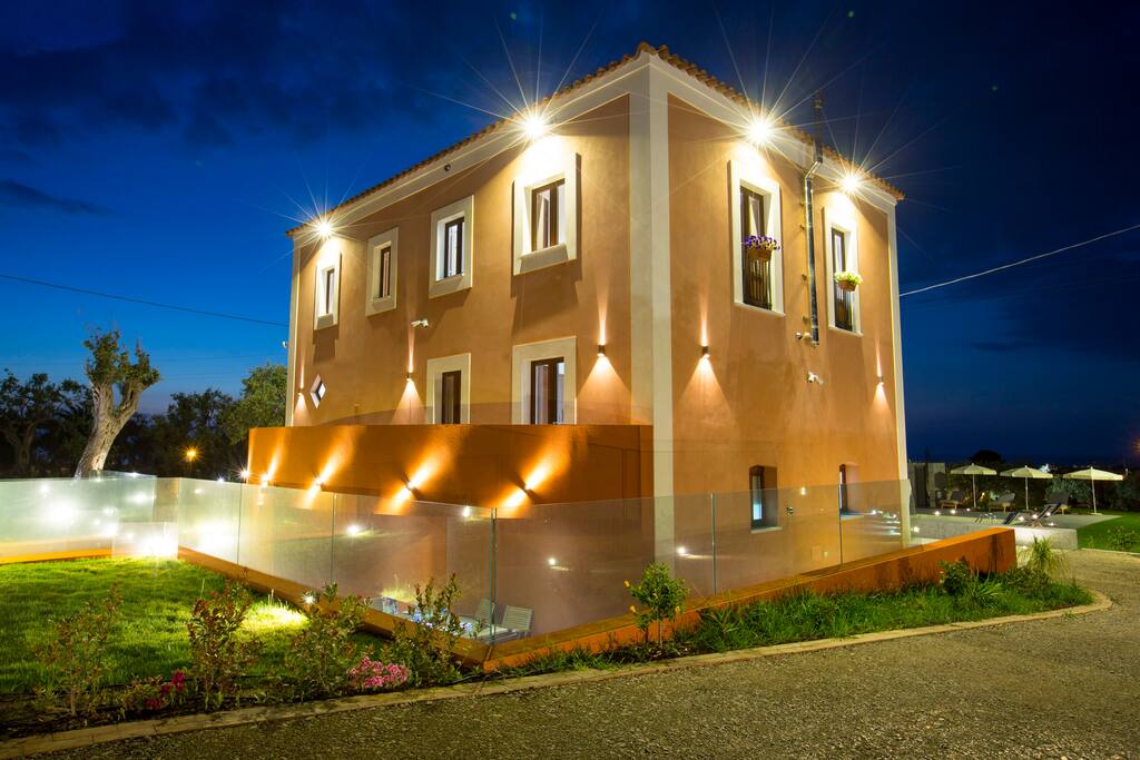 Retro della villa