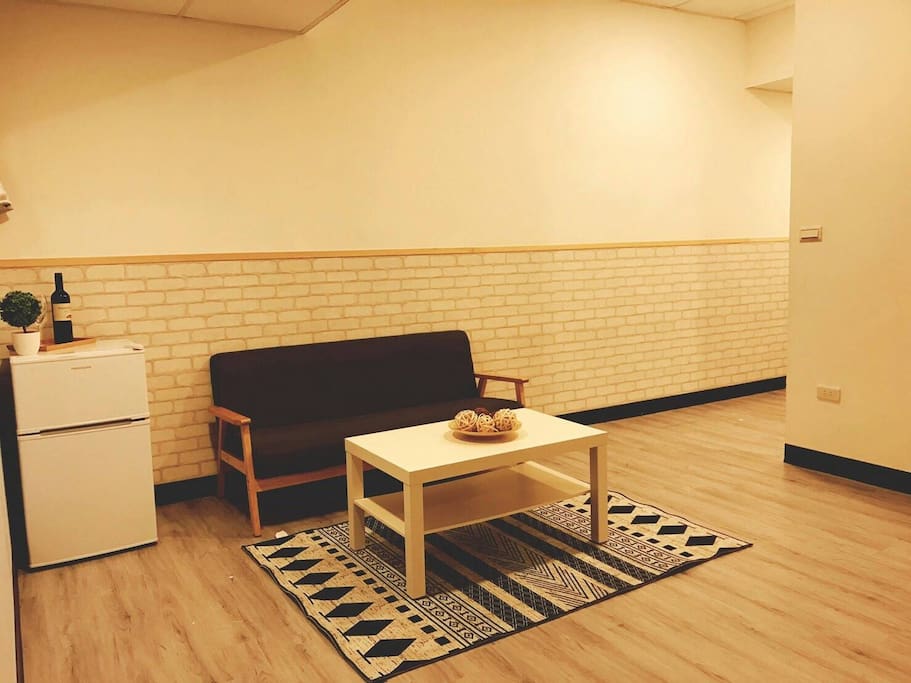 Newly furnished apartment.全新裝修的房子