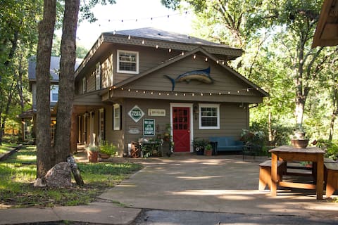 Jolly Cabin on Grapevine Lake; Near DFW airport