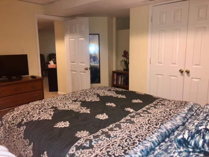One Bedroom Basement - Spacious, Separate Entrance