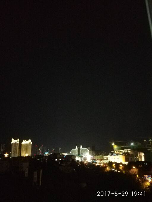 NO.2小隐*宝龙万象苏宁广场尽在眼前*顶楼天台无敌夜景