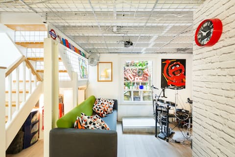 Popular Airbnb listing: Your own space in colourful Southville! in Southville