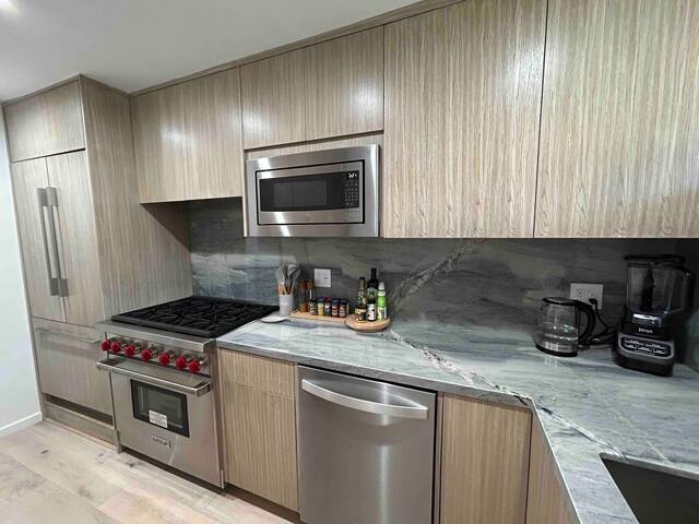 Newly Renovated Oceanfront Carbon Beach Escape gallery image 4