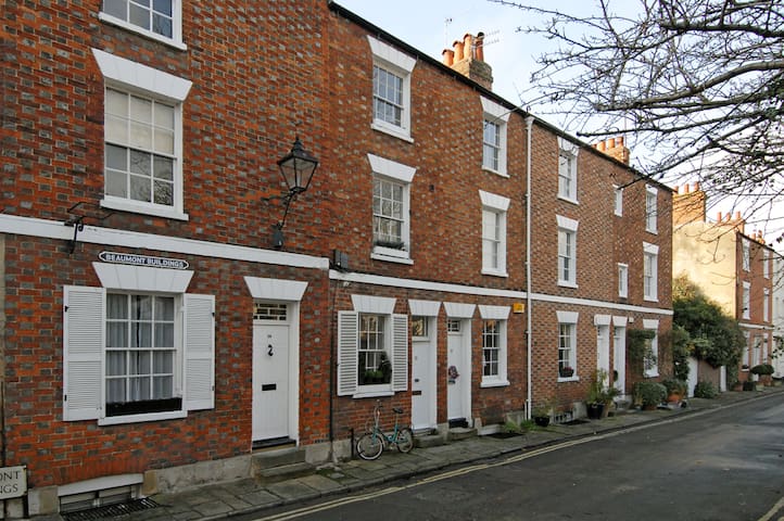 Georgian Townhouse Right In Oxford City Center Townhouses For Rent In Oxford United Kingdom