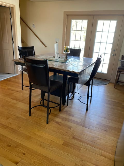 Room 3 in Mansfield, MA - near train station