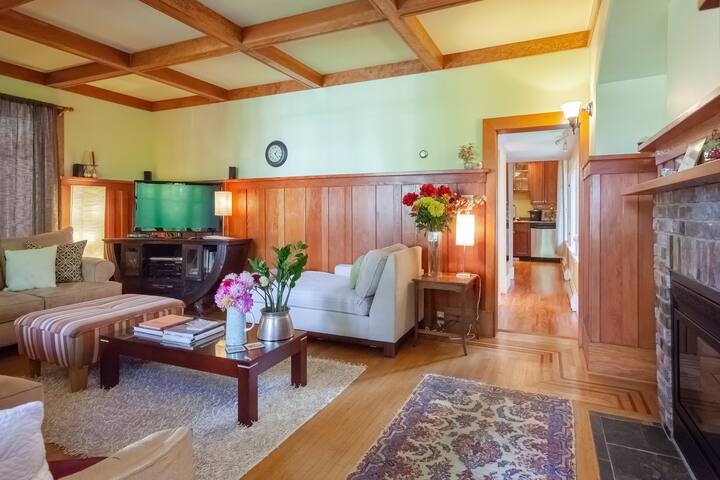 Beautiful, bright & sunny 3BR in Posh Kitsilano gallery image 4