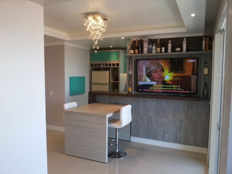 Sala com Bar e TV