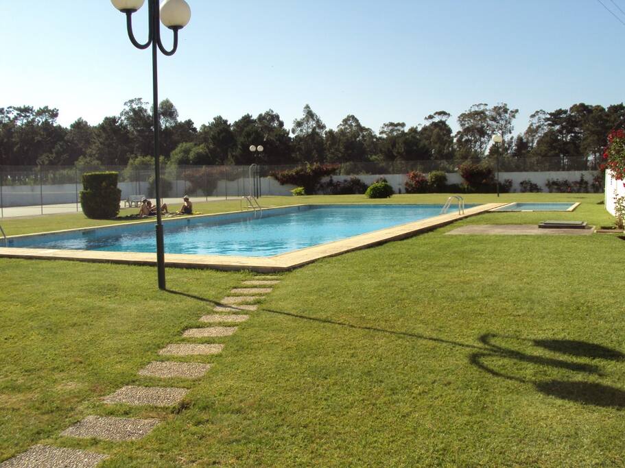piscina e court ténis