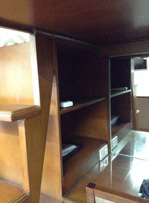 Working table / Study table
