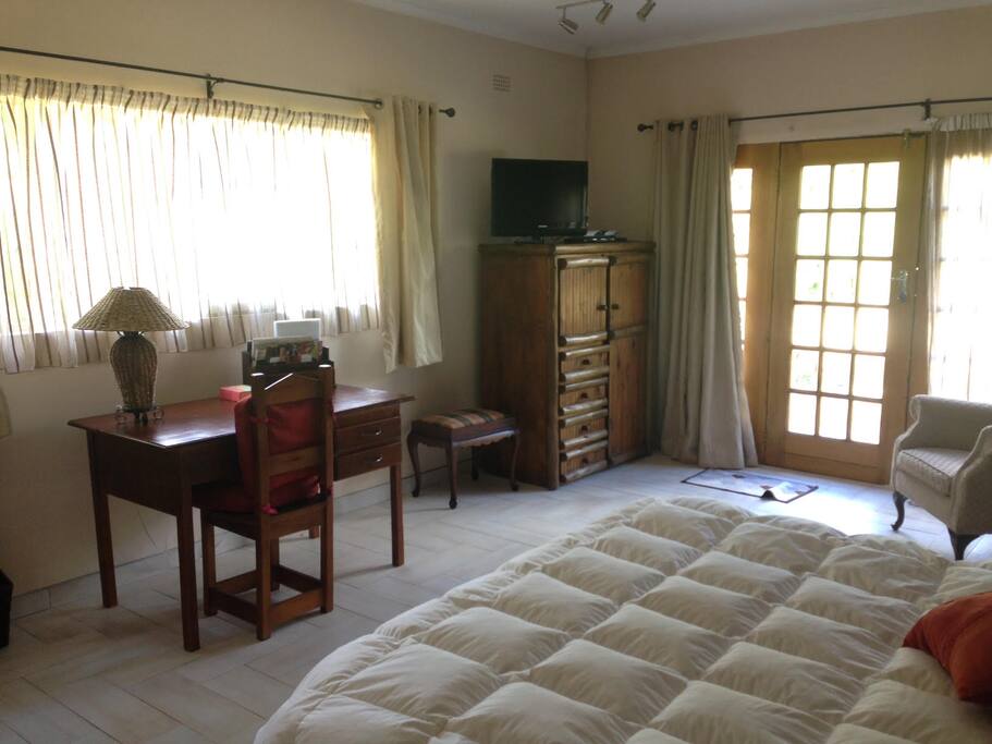 Downstairs Bedroom with en-suite bathroom