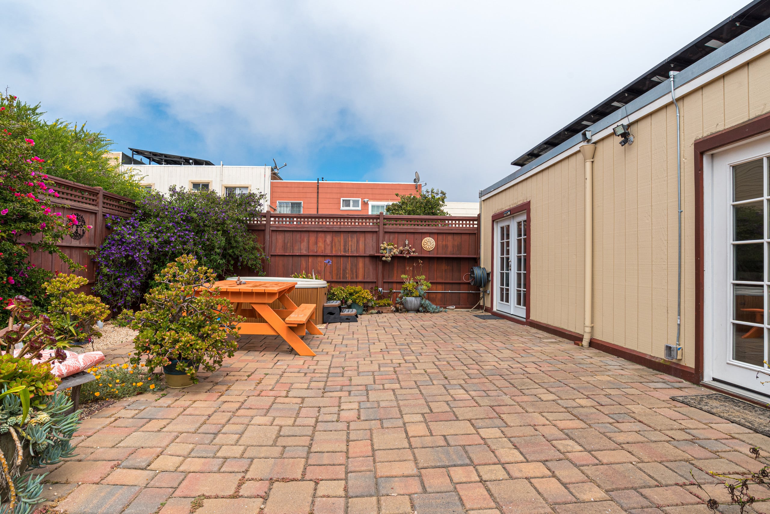 Home in San Francisco · ★5.0 · 2 bedrooms · 2 beds · 2 private baths - Image 44