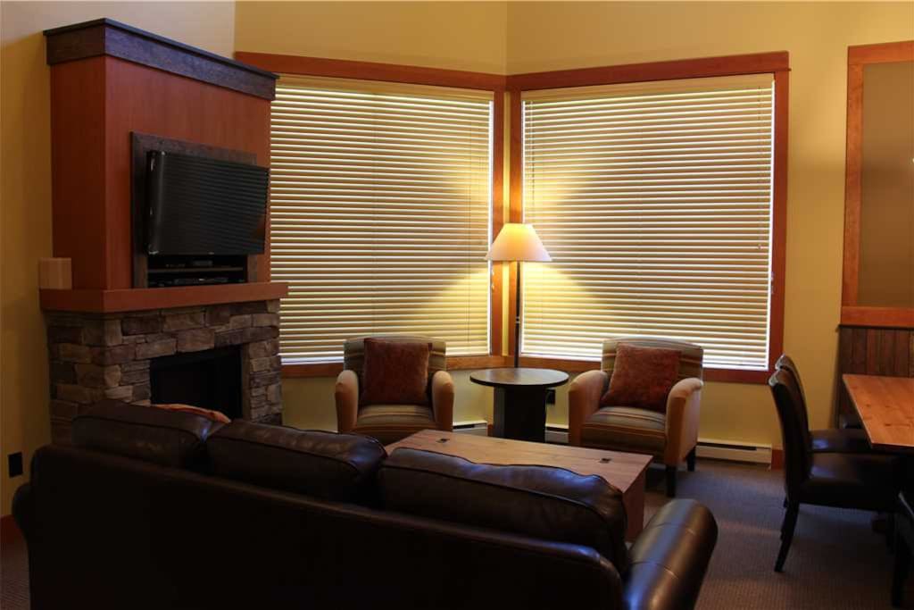 T640 Living Room 2