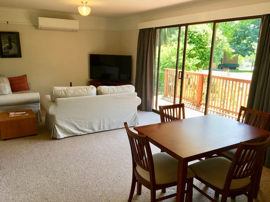 Living/dining area