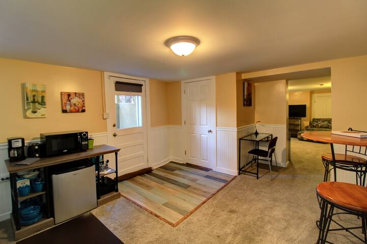 Terrific Space in Central Denver 🦓