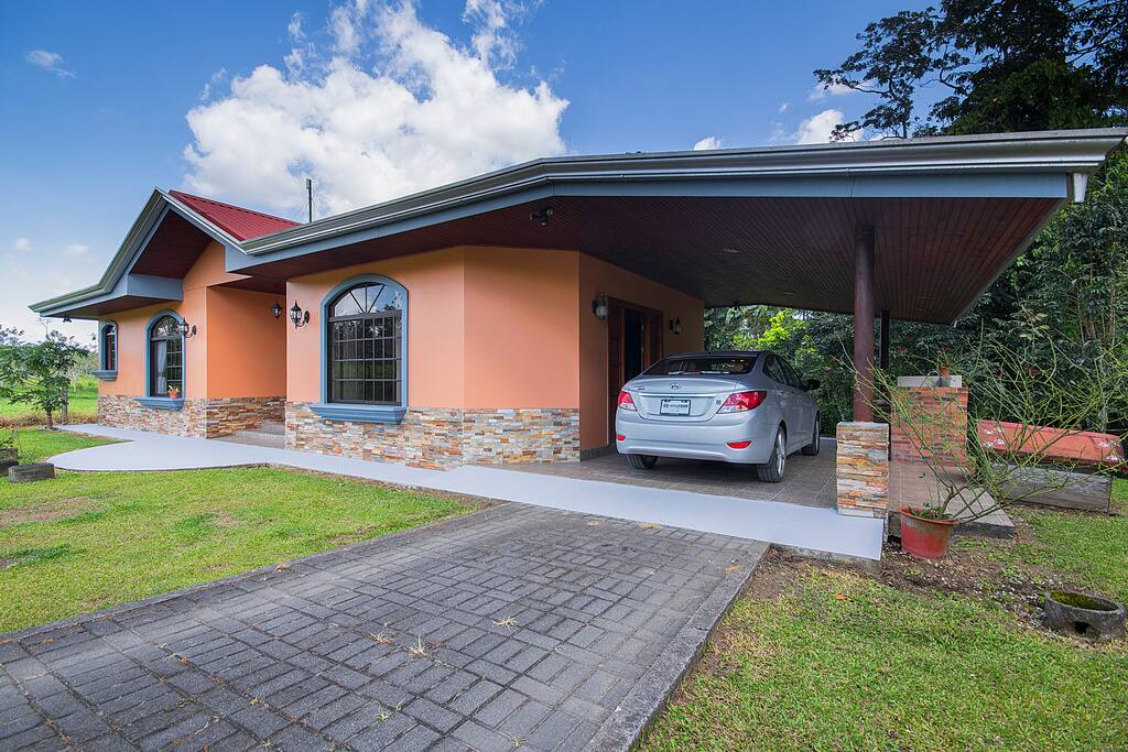 Garage para un carro/ One car garage