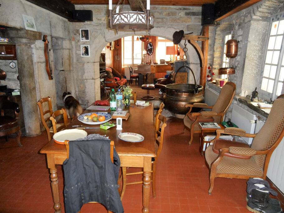 salle à manger et séjour