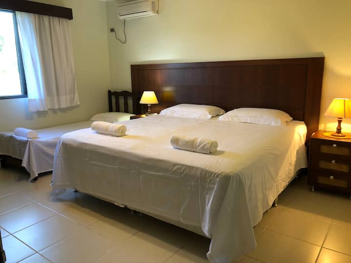 Suíte master (quarto 1)/Suíte principal (quarto 1)