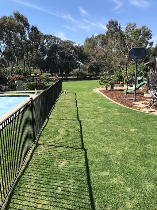Large Grassed Backyard with Cubby House - Overlooking Chinaman's Island