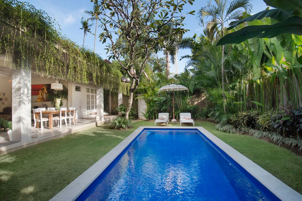 AlFan Villa Seminyak, Is definitely your Villa while you are spending holiday in Bali. Set in the verdant of Seminyak area, AlFan Villa Seminyak has 3 three villas to accommodate larger group. Each villa has two ensuite bedrooms and each is having a great sense of privacy and accommodate a peaceful retreat with sleeping accommodation for up to 6 persons per villa (extra beds in additional charge).