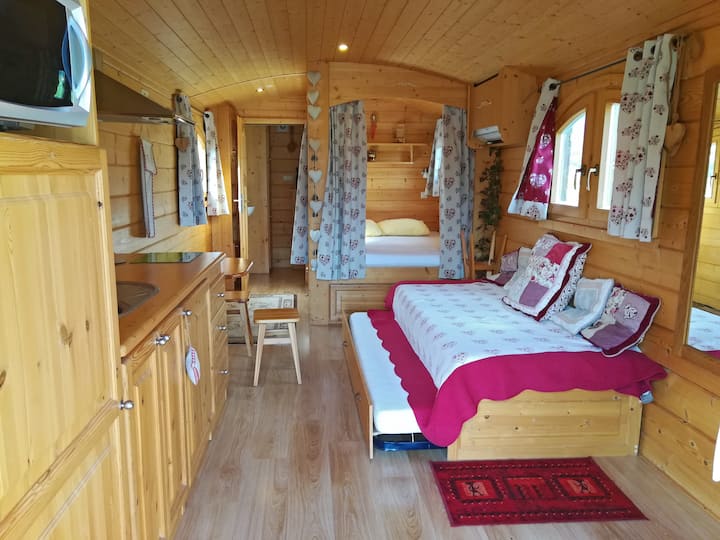 Lathuile : Roulotte Des Balcons Du Lac - Talloires-Montmin