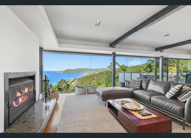 Vue de Vague -TESLA EVC- Luxury on top of Lorne! gallery image 2
