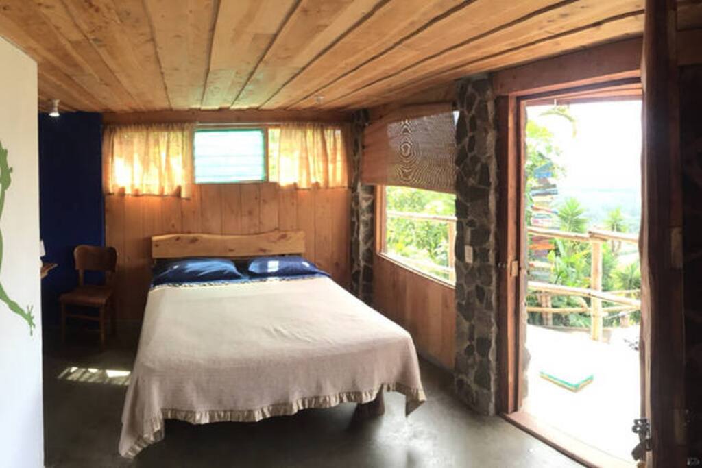 Beautiful Frog Room with balcony view overlooking Lake Cachi and Orosi Valley!